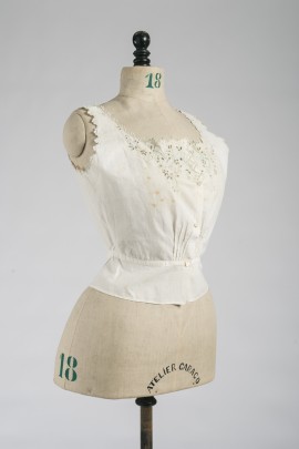 247-cache-corset-fin-XIXe-2