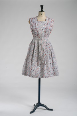 255-robe-tablier-1945-1