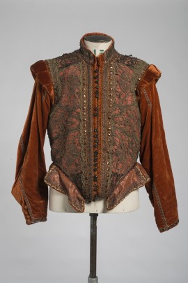 311-costume-de-theatre-deux-pieces-1
